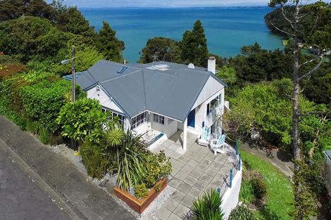 Photo of property in 27 Opou Road, Titirangi, Auckland, 0604