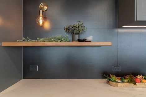 Photo of property in 337 Devonport Road, Tauranga, 3110