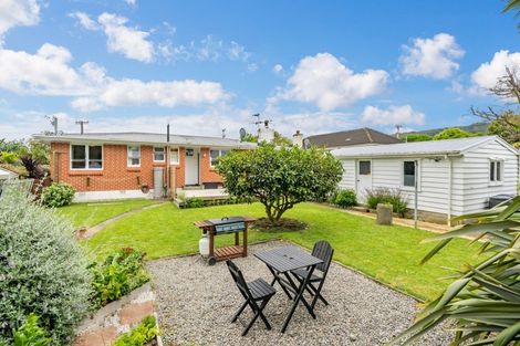 Photo of property in 28 Henry Street, Ebdentown, Upper Hutt, 5018