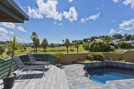 Photo of property in 44 William Bayes Place, Red Beach, 0932