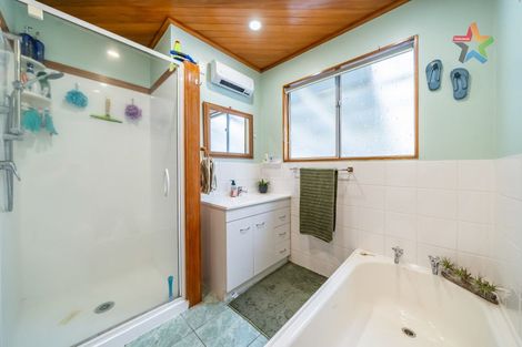 Photo of property in 30 Matthews Road, Wainuiomata, Lower Hutt, 5014