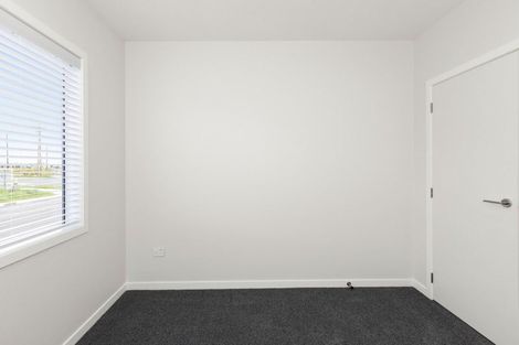 Photo of property in 102 Eriksen Road, Te Awa, Napier, 4110