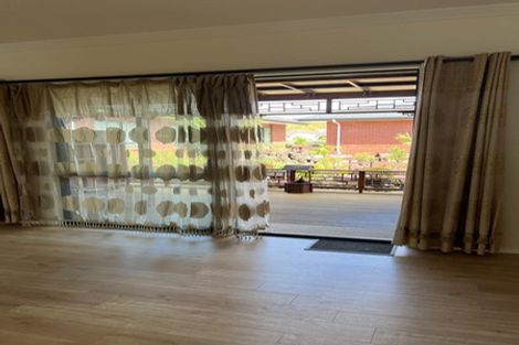 Photo of property in 12 Te Awa Place, Red Beach, 0932