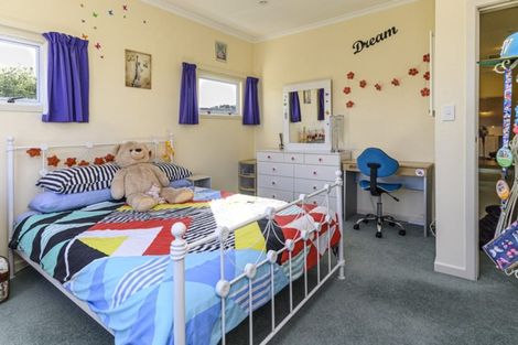 Photo of property in 8 Barrett Street, Westown, New Plymouth, 4310