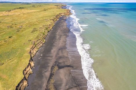 Photo of property in 3 Ironsands, Waverley, 4591