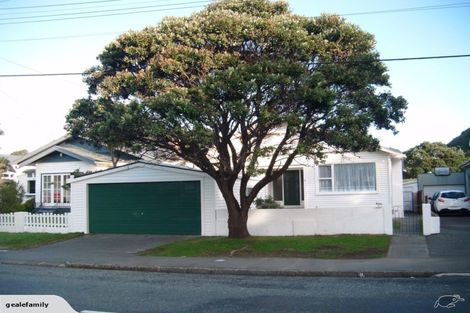 Photo of property in 36 Burnham Street, Seatoun, Wellington, 6022
