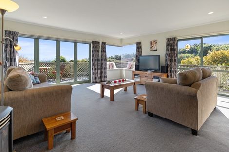 Photo of property in 49a Kakariki Grove, Waikanae, 5036