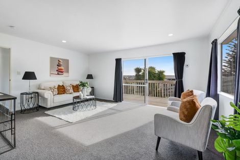 Photo of property in 1 Weka Close, Red Beach, 0932