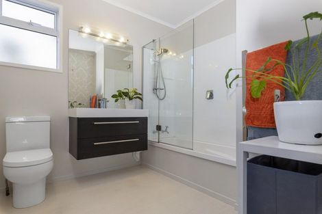 Photo of property in 2 Paterson Grove, Pukehangi, Rotorua, 3015