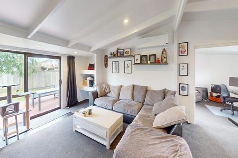 Photo of property in 23 Colonial Place, Kelvin Grove, Palmerston North, 4414