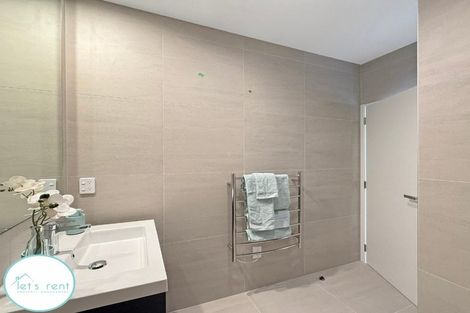 Photo of property in 2 Tara Lane, Manurewa, 2102