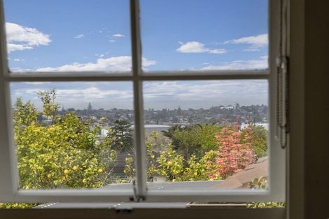 Photo of property in 2/68a Sturges Road, Henderson, Auckland, 0612