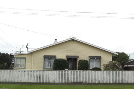 Photo of property in 1 Rainsford Street, Moturoa, New Plymouth, 4310