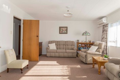 Photo of property in 14 George Street, Dannevirke, 4930