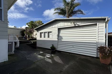 Photo of property in 4 Cushla Place, Massey, Auckland, 0614