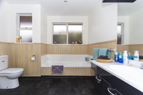 Photo of property in 32 Warren Street, Oamaru, 9400