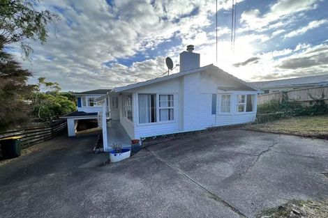 Photo of property in 1/520 Beach Road, Murrays Bay, Auckland, 0630