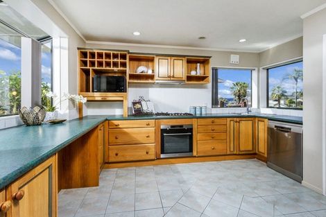 Photo of property in 5 Tornado Place, West Harbour, Auckland, 0618