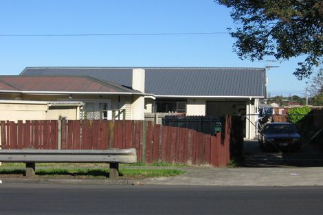 Photo of property in 8 Cambridge Terrace, Papatoetoe, Auckland, 2025