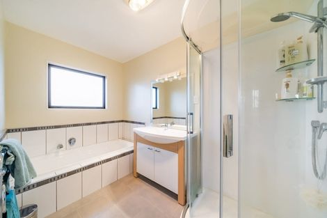 Photo of property in 9 Molyneux Close, Whitby, Porirua, 5024