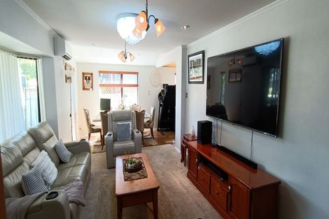 Photo of property in 58 Carnoustie Drive, Wattle Downs, Auckland, 2103