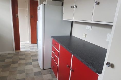 Photo of property in 6 Hollows Crescent, Takaro, Palmerston North, 4412