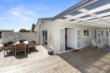 Photo of property in 30 Uenuku Avenue, Raglan, 3225