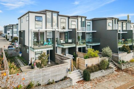 Photo of property in 18 Memorial Park Lane, Hobsonville, Auckland, 0618