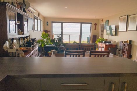 Photo of property in 72 Beach Road, Collingwood, 7073