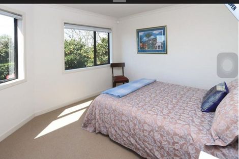 Photo of property in 1a Burford Place, Mellons Bay, Auckland, 2014