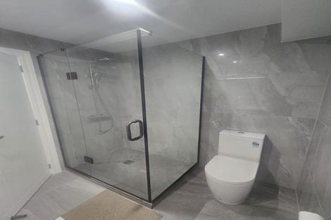 Photo of property in 1 Bartells Drive, Goodwood Heights, Auckland, 2105