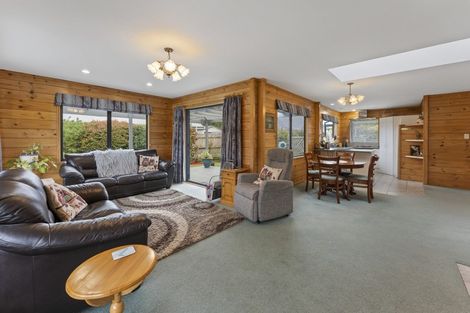 Photo of property in 9 Donegal Grove, Birchville, Upper Hutt, 5018