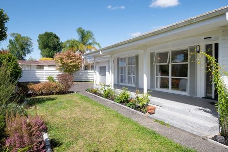 Photo of property in 27 Samuel Place, Queenwood, Hamilton, 3210