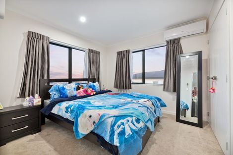 Photo of property in 2 Platinum Rise, Ranui, Auckland, 0612