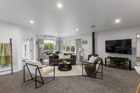 Photo of property in 16 Riverton Terrace, Halswell, Christchurch, 8025