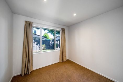 Photo of property in 64 Englefield Road, Northwood, Christchurch, 8051