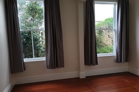 Photo of property in 47 Fairview Crescent, Kelburn, Wellington, 6012