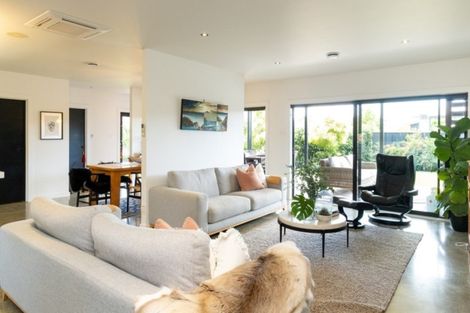 Photo of property in 18c Cambridge Terrace, Taradale, Napier, 4112