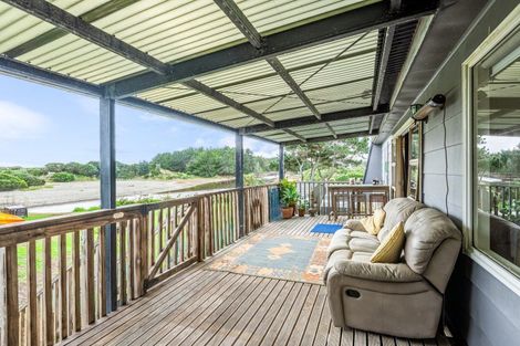 Photo of property in 21 Manga-pirau Street, Waikawa Beach, Manakau, 5573