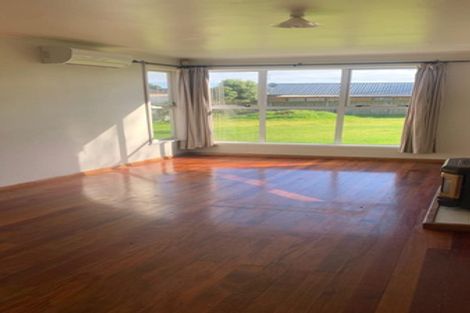 Photo of property in 64 Arimu Road, Papakura, 2110