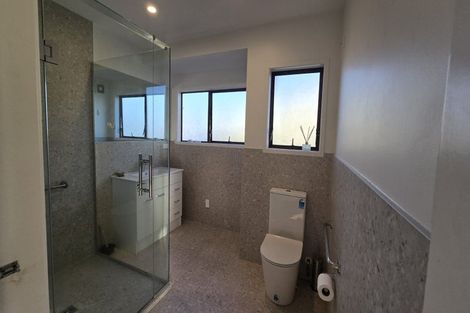 Photo of property in 1/18a Neal Avenue, Glenfield, Auckland, 0629