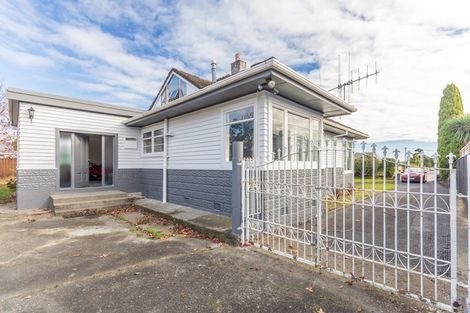 Photo of property in 134 Weraroa Road, Levin, 5510