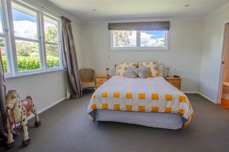 Photo of property in 65 Ngaio Road, Waikanae, 5036