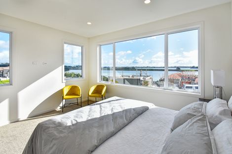 Photo of property in 16 Milano Boulevard, Karaka, Papakura, 2113