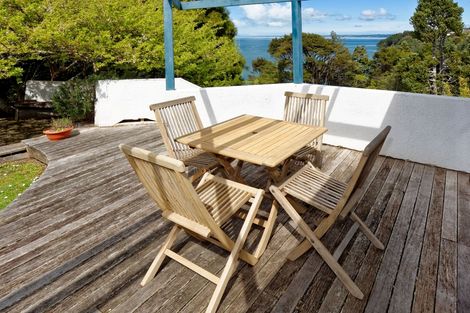 Photo of property in 27 Opou Road, Titirangi, Auckland, 0604