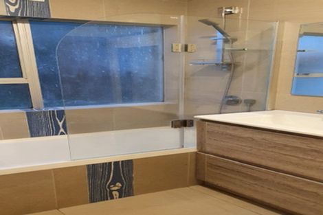 Photo of property in 36 Sunset Road, Unsworth Heights, Auckland, 0632