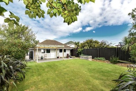 Photo of property in 56 Pacific Road, North New Brighton, Christchurch, 8083