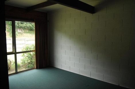 Photo of property in 1 Nevada Drive, Merrilands, New Plymouth, 4312