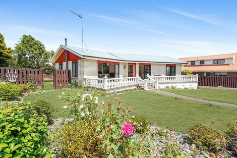 Photo of property in 6 Titoki Place, Pukete, Hamilton, 3200