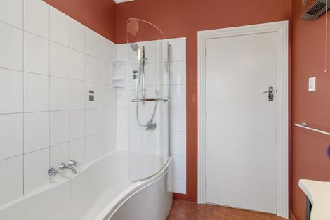 Photo of property in 98 Avenue Road, West End, Timaru, 7910